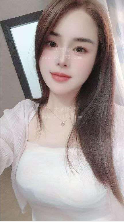 白云温柔体贴金莲