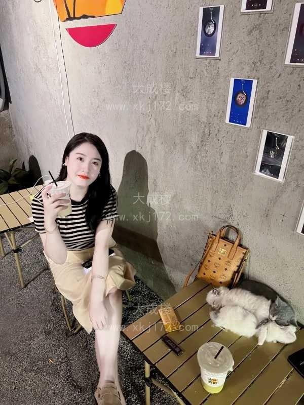 龙华肤白粉嫩女友雨漫