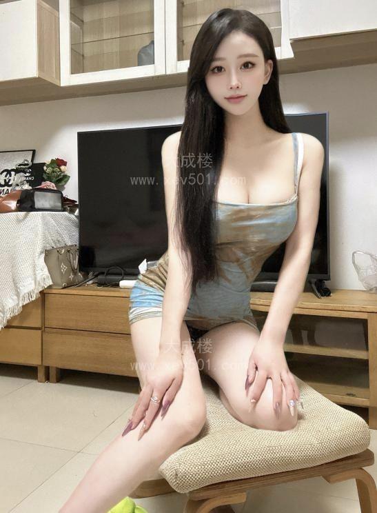 天河腿长肤白小姐姐