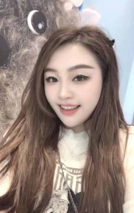 天河热情舌吻果儿